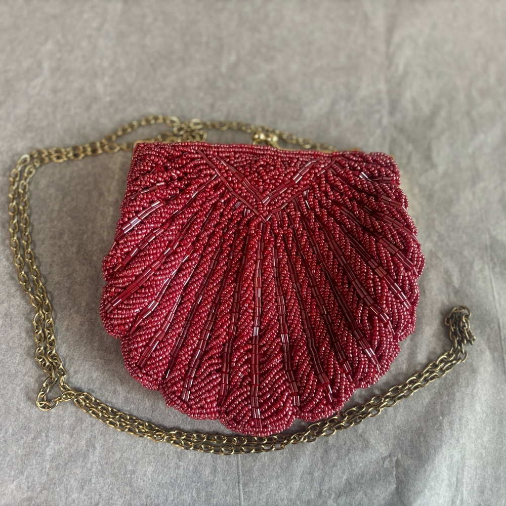 La Regale Pink Beaded Clutch with Shell Design